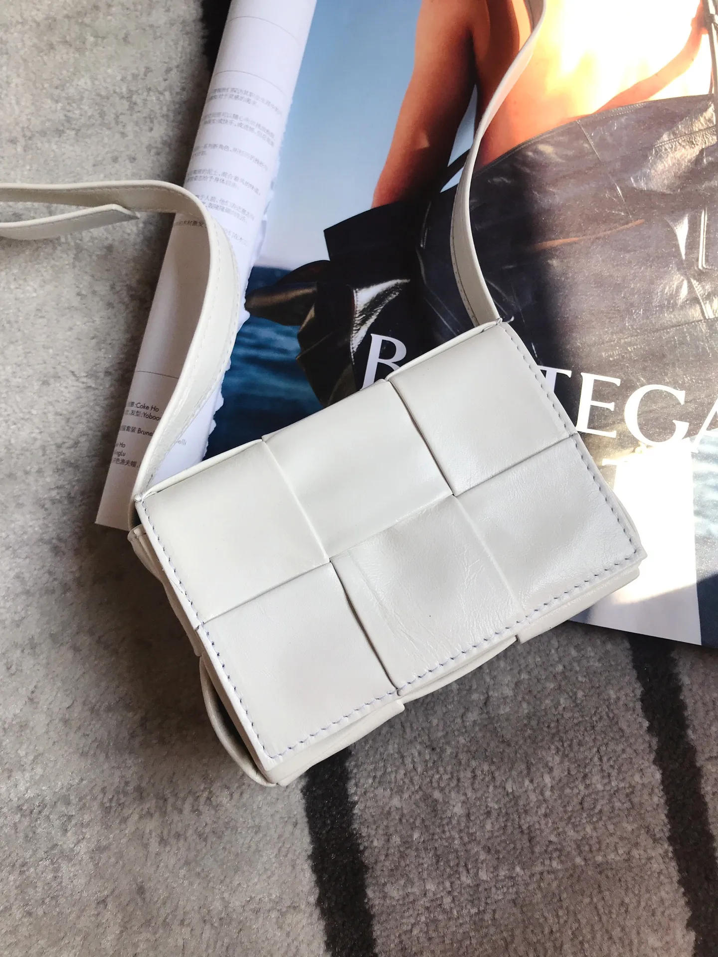 White (oil wax leather)
